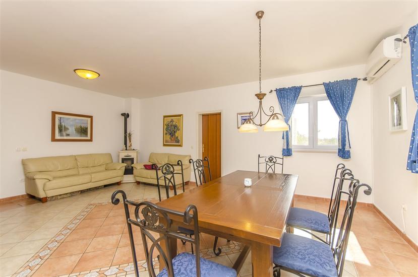 Apartment A1, for 7 persons