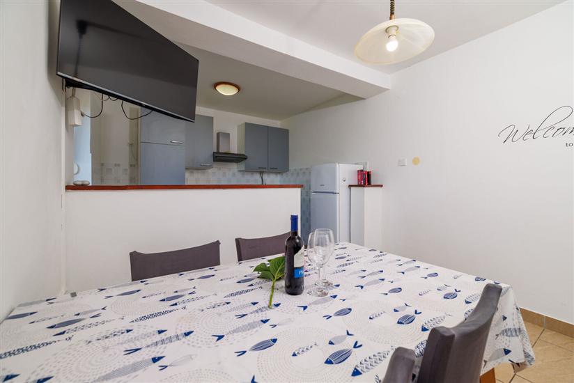 Apartment A1, for 5 persons