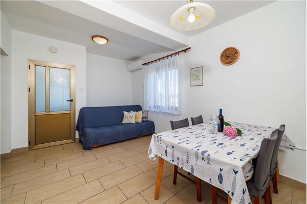 Apartment A1, for 5 persons