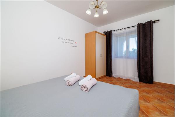 Apartment A1, for 5 persons