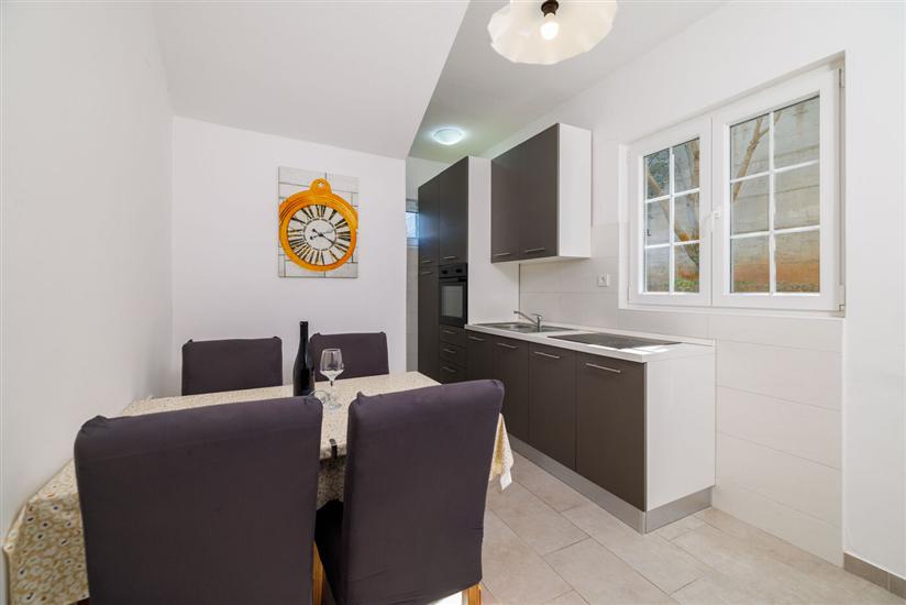 Apartment A2, for 5 persons