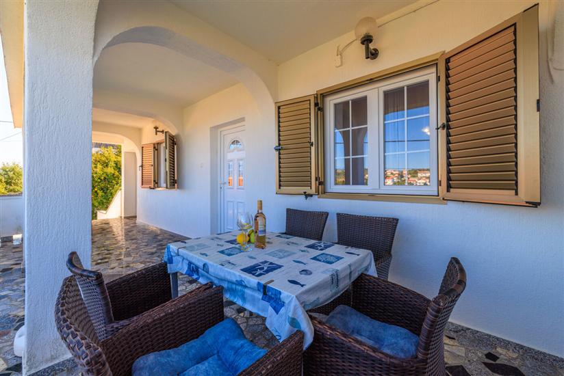 Apartment A2, for 5 persons