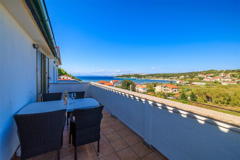 Apartment A3, for 5 persons