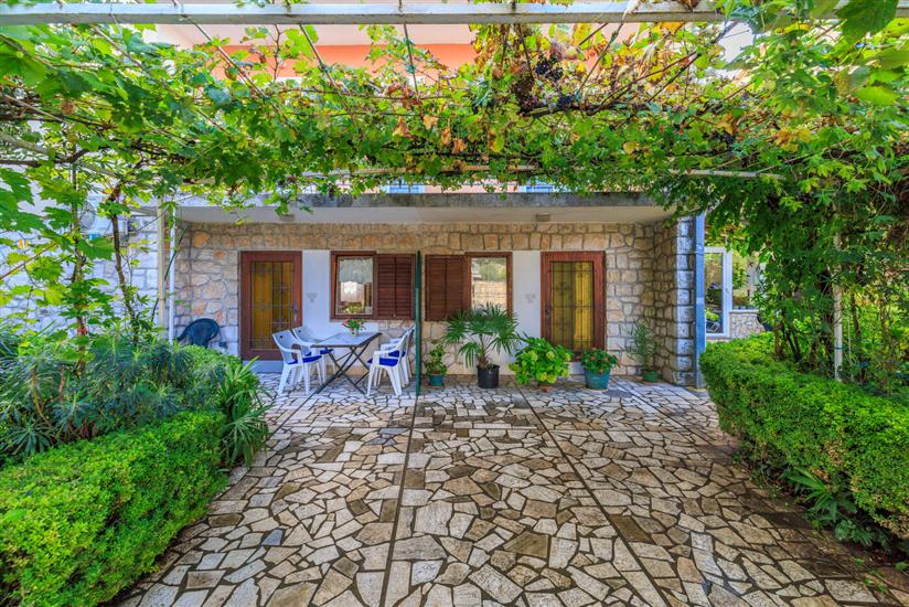 Apartment A1, for 5 persons
