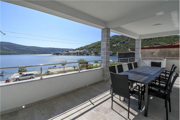 Apartment A3, for 8 persons