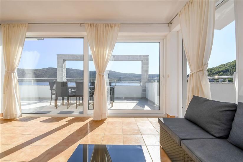 Apartment A4, for 6 persons