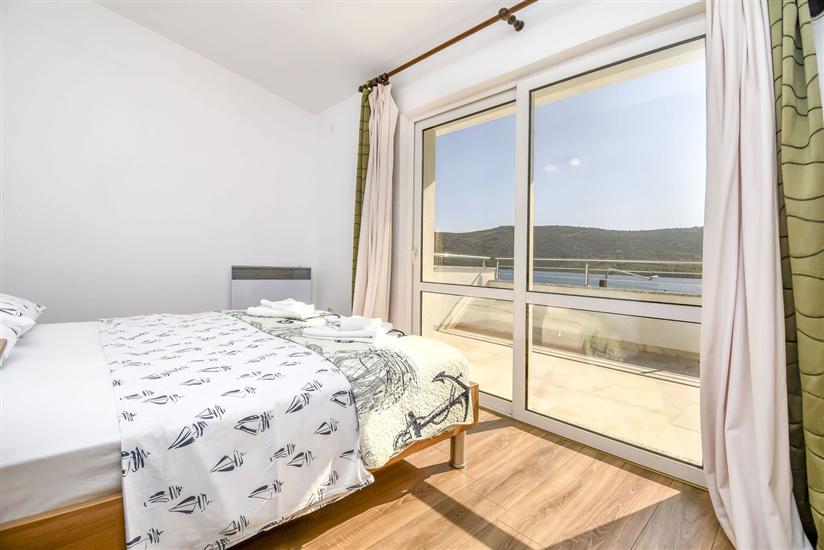 Apartment A4, for 6 persons