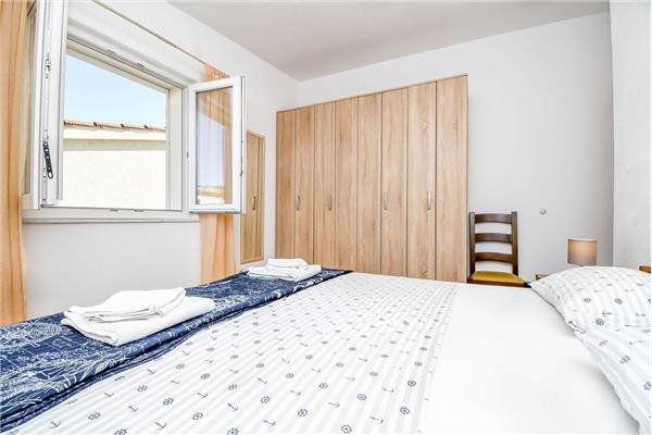 Apartment A4, for 6 persons