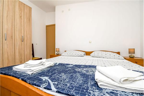 Apartment A4, for 6 persons