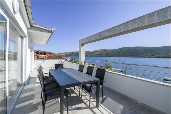 Apartment A4, for 6 persons