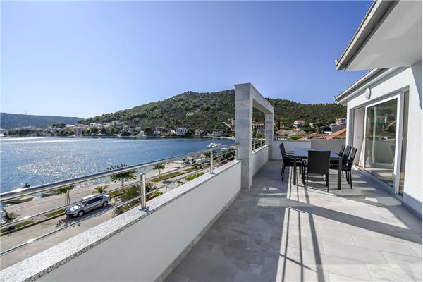 Apartment A4, for 6 persons