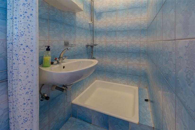 Apartment A2, for 6 persons