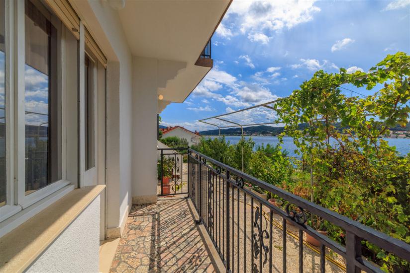 Apartment A3, for 6 persons