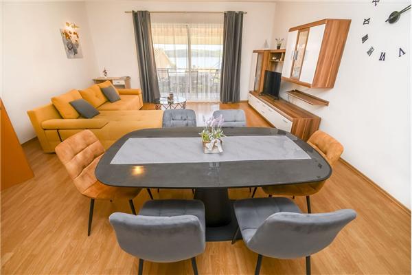 Apartment A1, for 5 persons