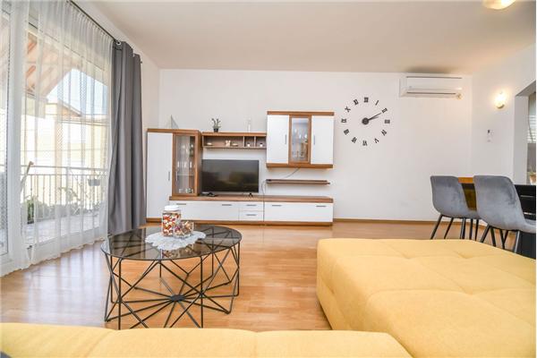 Apartment A1, for 5 persons