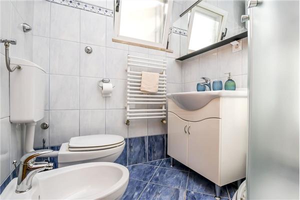 Apartment A1, for 5 persons