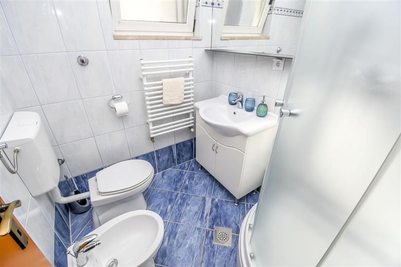 Apartment A1, for 5 persons