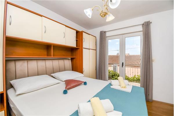 Apartment A1, for 5 persons