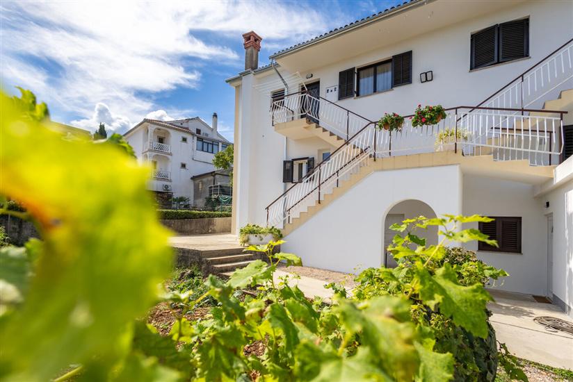 Apartment Biserka