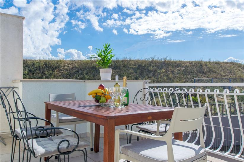 Apartment A1, for 6 persons