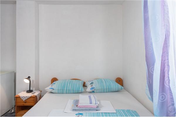 Room S3, for 3 persons