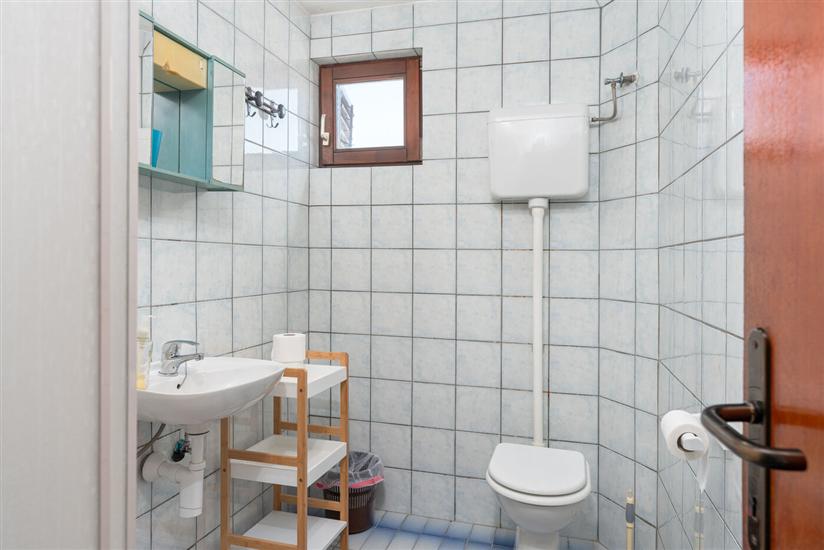 Room S3, for 3 persons