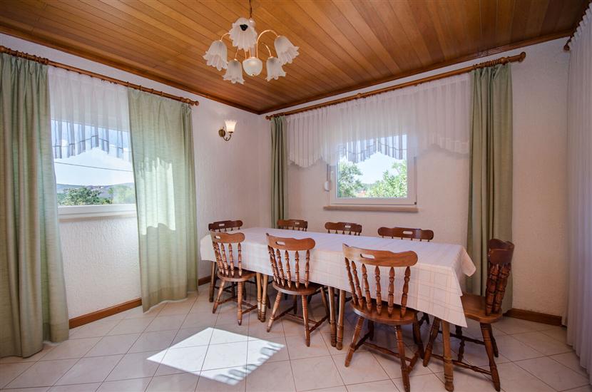 Apartment A1, for 8 persons