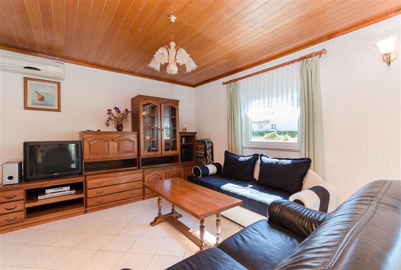 Apartment A1, for 8 persons