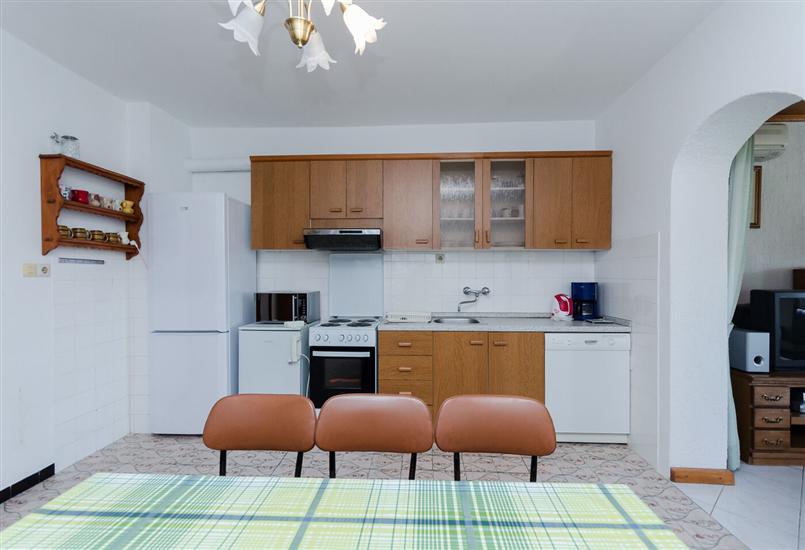 Apartment A1, for 8 persons