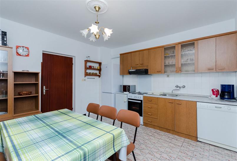 Apartment A1, for 8 persons