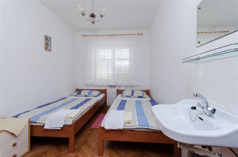 Apartment A1, for 8 persons