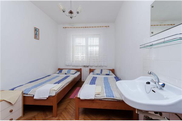 Apartment A1, for 8 persons