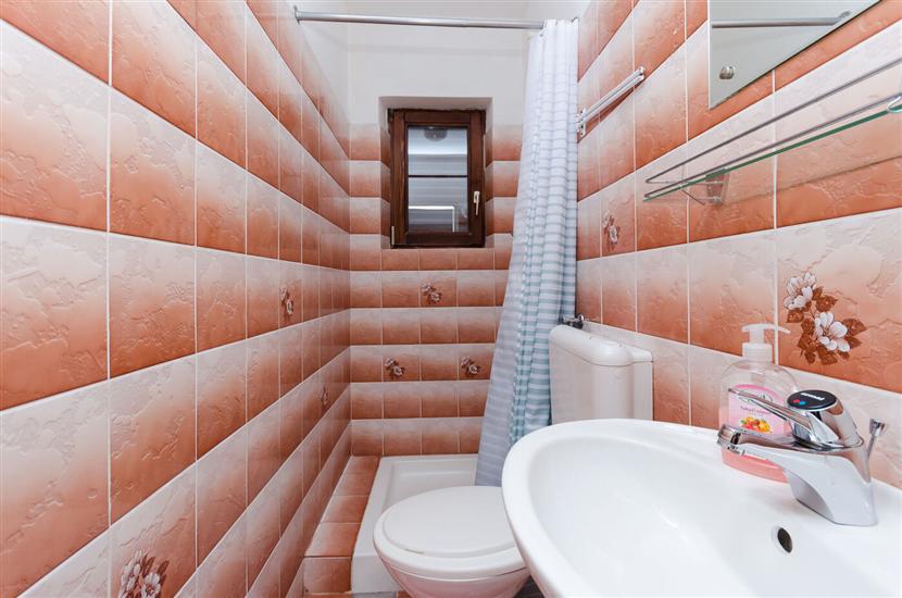 Apartment A1, for 8 persons