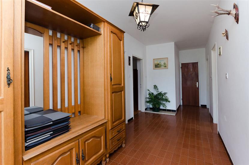 Apartment A1, for 8 persons