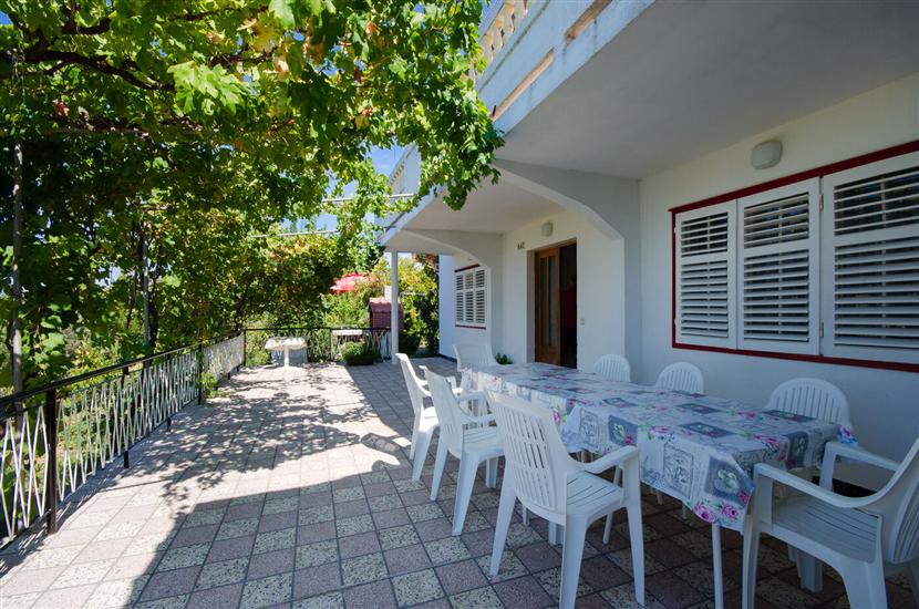 Apartment A1, for 8 persons