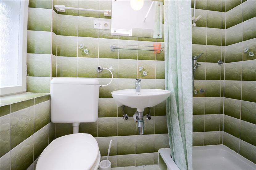 Apartment A2, for 5 persons