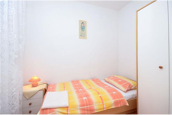 Apartment A2, for 5 persons