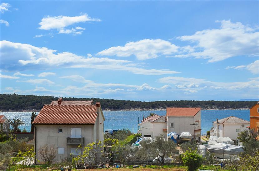 Apartment A2, for 5 persons