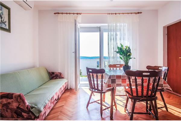 Apartment A2, for 5 persons
