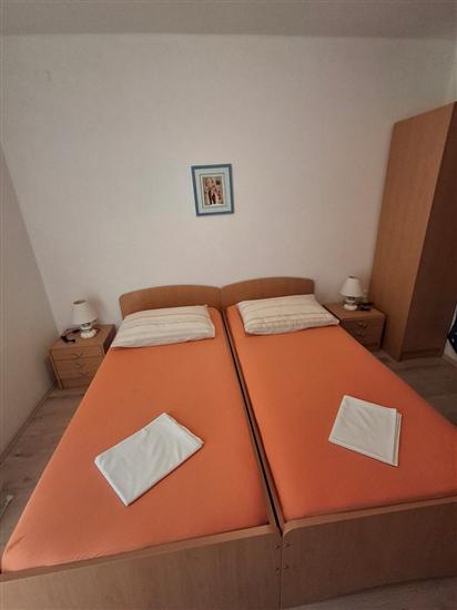 Apartment A1, for 5 persons