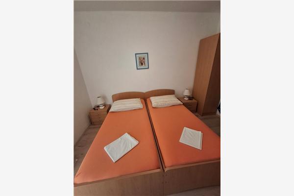 Apartment A1, for 5 persons