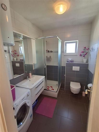 Apartment A1, for 5 persons