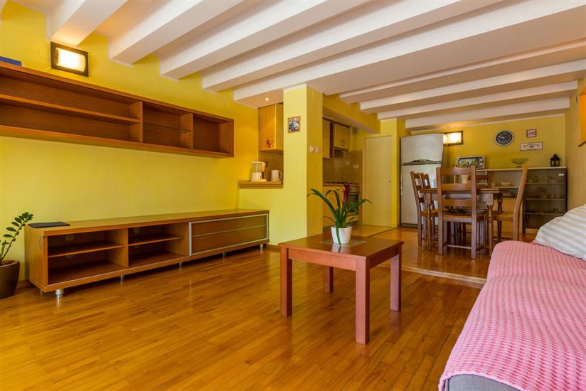 Apartment A7, for 3 persons