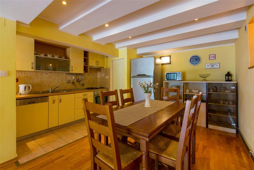 Apartment A7, for 3 persons