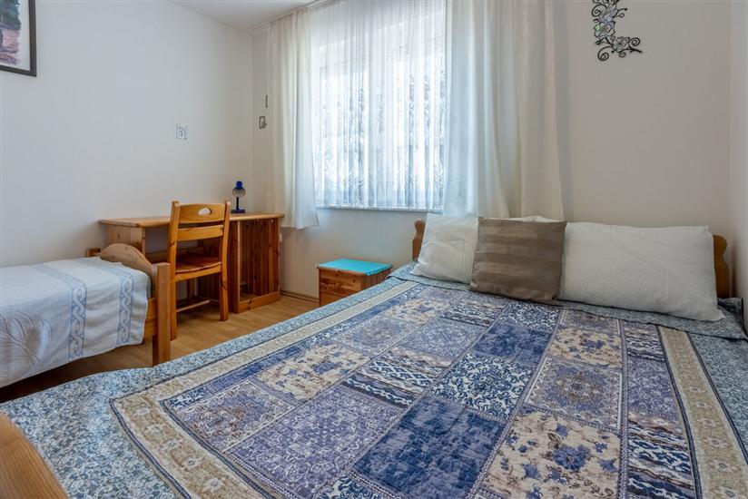 Apartment A1, for 5 persons