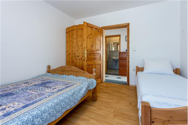 Apartment A1, for 5 persons