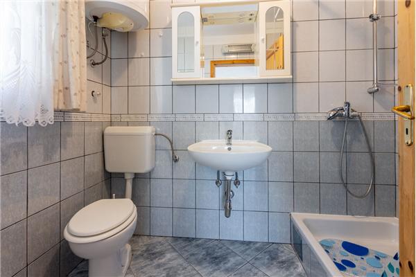 Apartment A1, for 5 persons