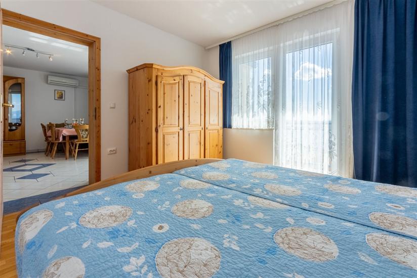 Apartment A1, for 5 persons