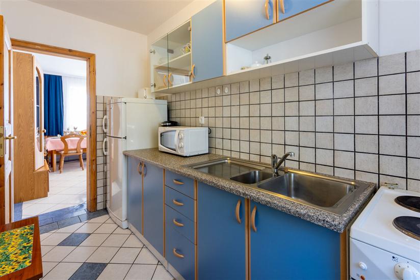 Apartment A1, for 5 persons