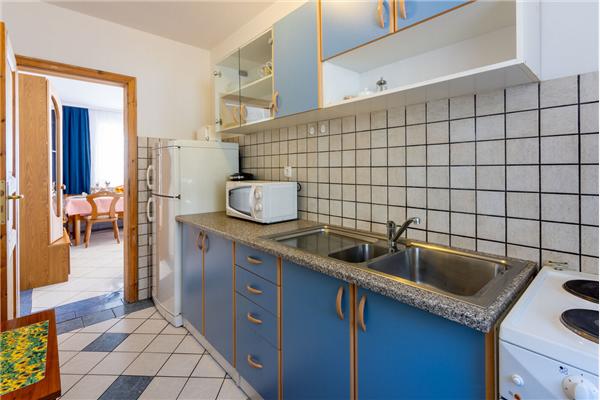 Apartment A1, for 5 persons